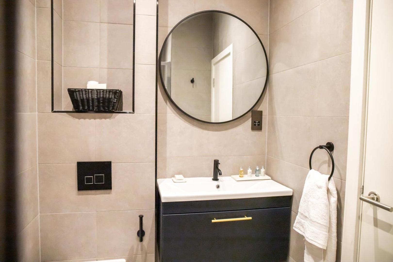Kirkgate Suites - Stylish City Centre Apartment Лийдс Екстериор снимка